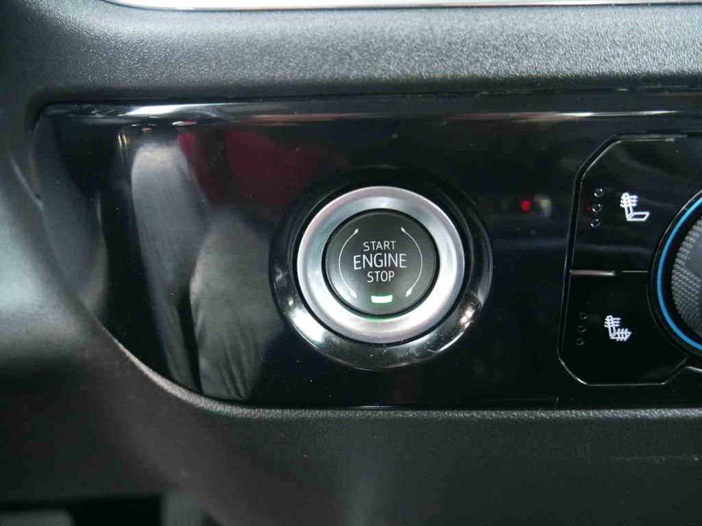 Used 2024 Chevrolet Silverado 1500 RST image 32