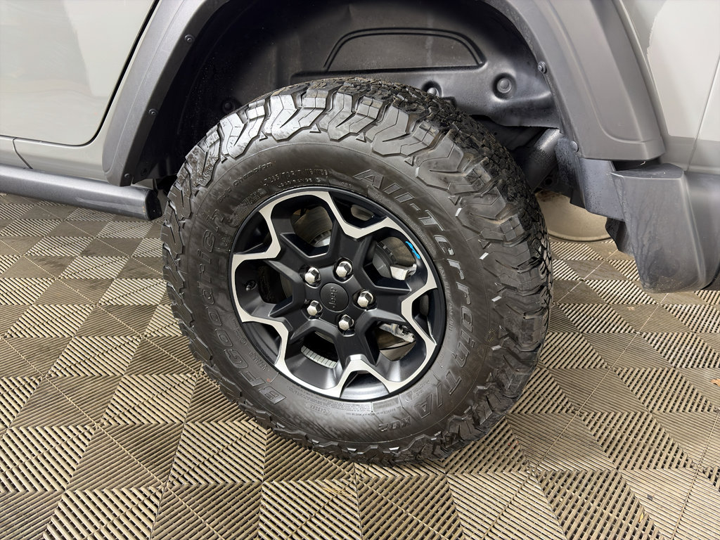 Used 2022 Jeep Wrangler Unlimited Rubicon 4xe w/ Dual Top Group image 7