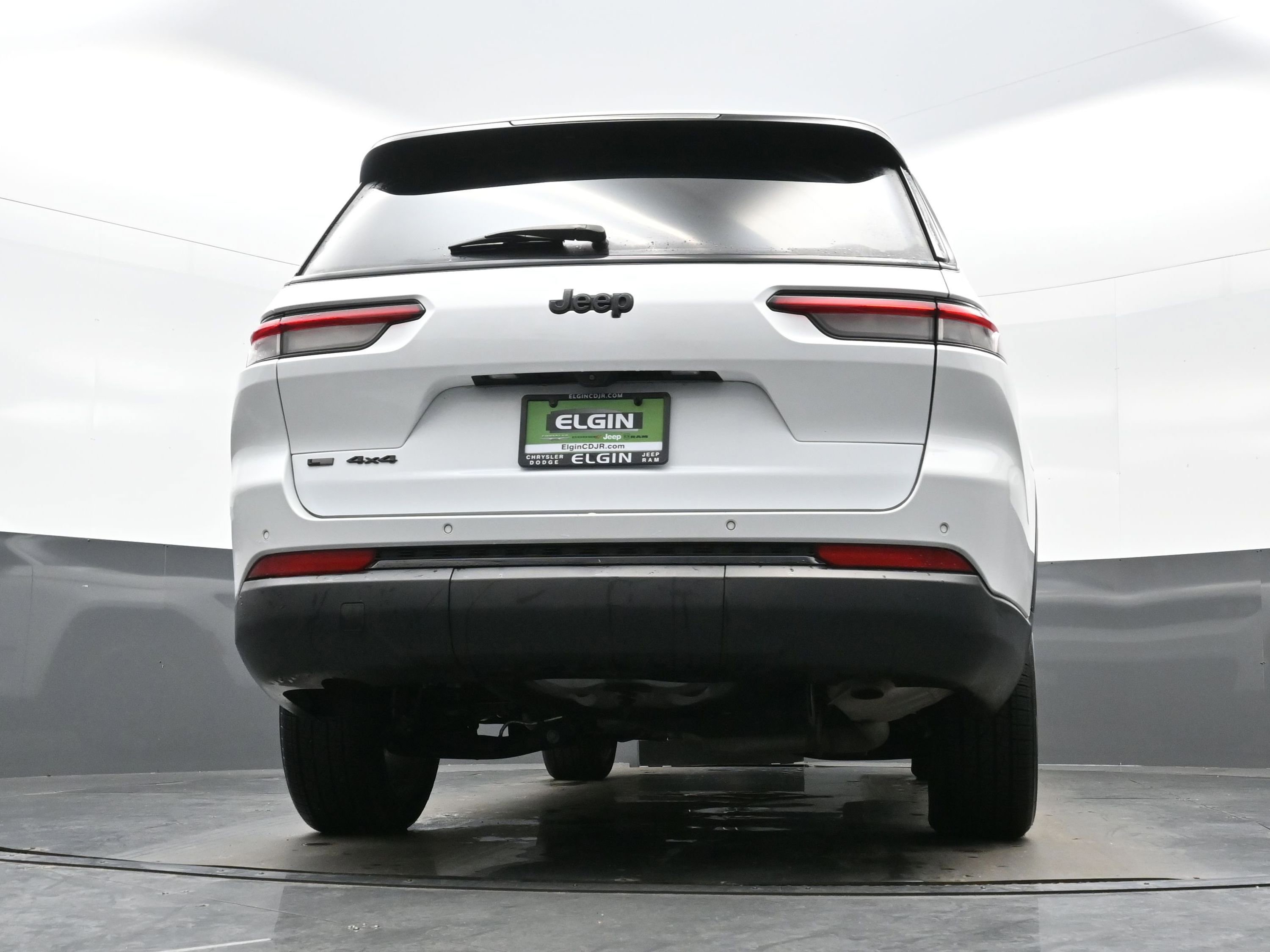 Used 2023 Jeep Grand Cherokee L Laredo image 29