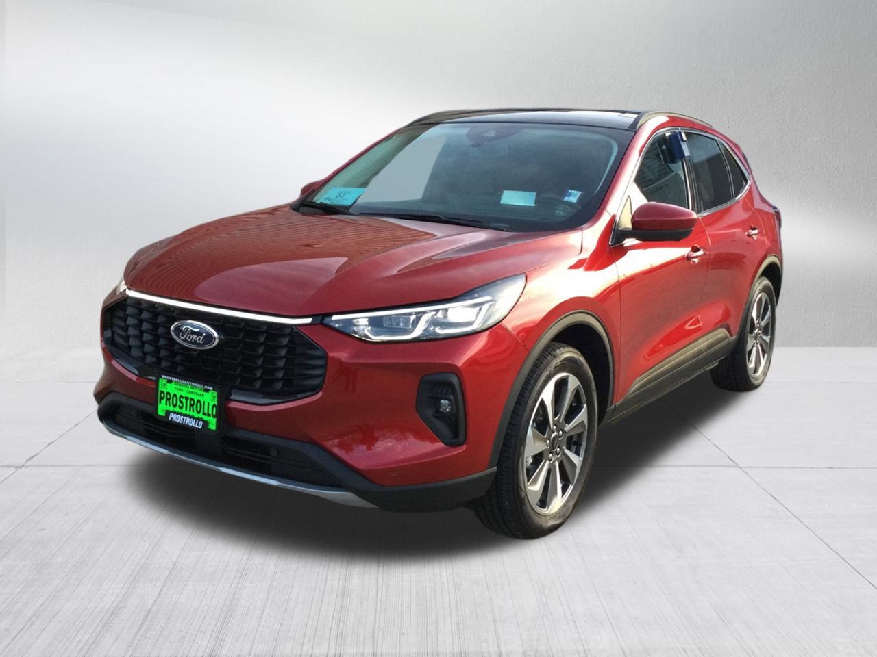 Used 2025 Ford Escape Platinum w/ Premium Technology Package image 2