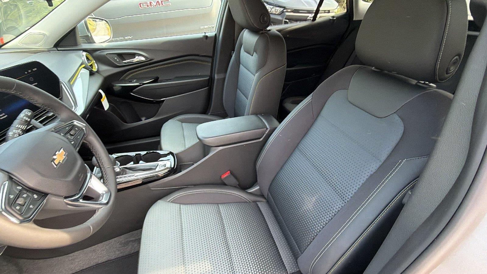 New 2026 Chevrolet Trax LT w/ Driver Confidence Package FWD image 4