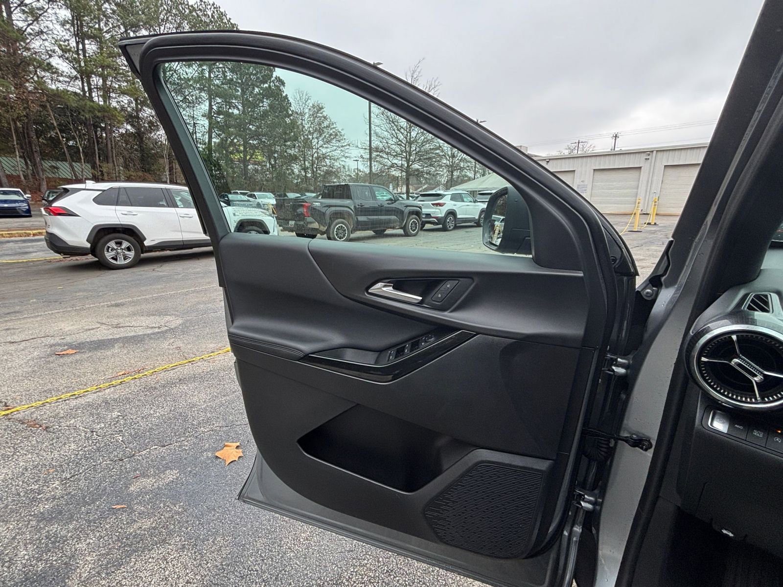 Used 2025 Chevrolet Equinox LT image 20