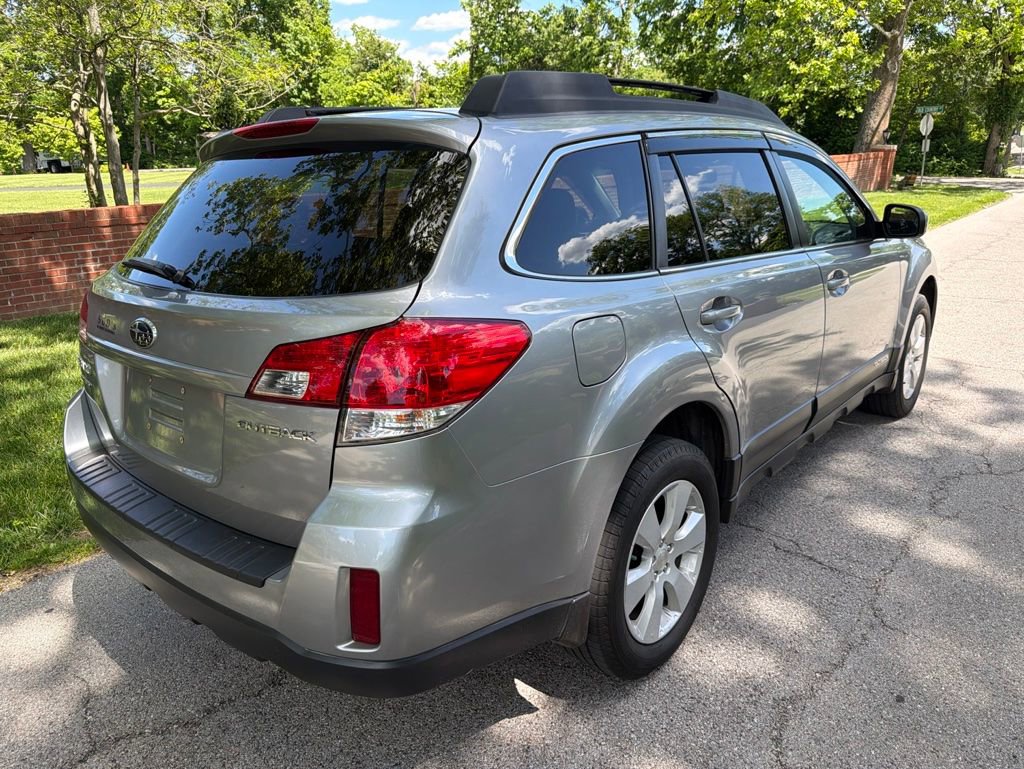 Used 2010 Subaru Outback 2.5i Premium AWD/4WD image 5