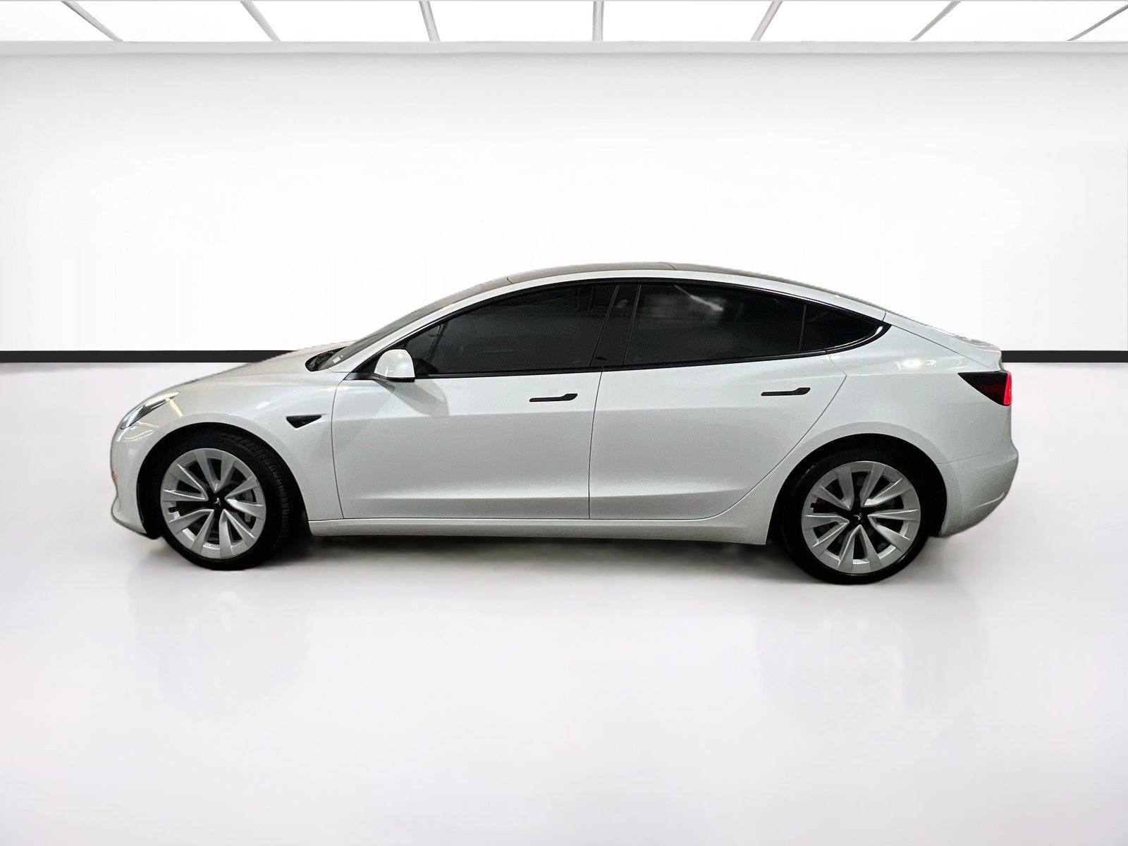 Used 2023 Tesla Model 3 Standard Range RWD image 22