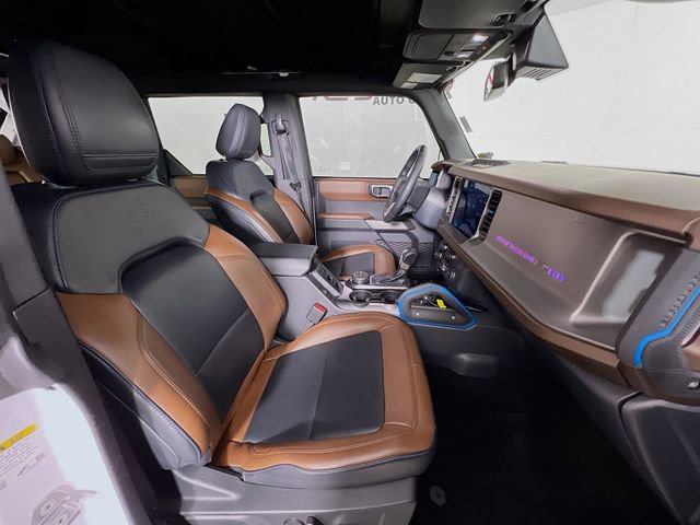 Used 2023 Ford Bronco Outer Banks AWD/4WD image 39