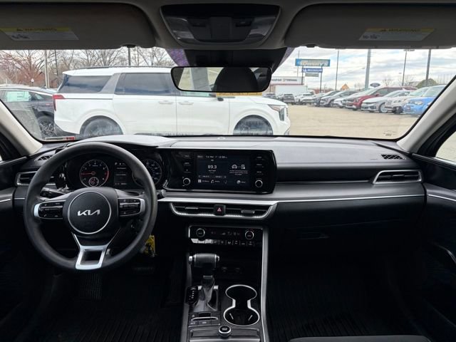 Used 2022 Kia K5 LX image 26