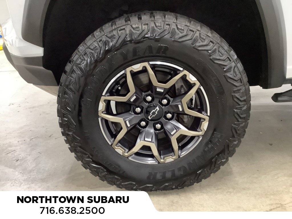 Used 2024 Chevrolet Colorado ZR2 w/ Technology Package AWD/4WD image 23