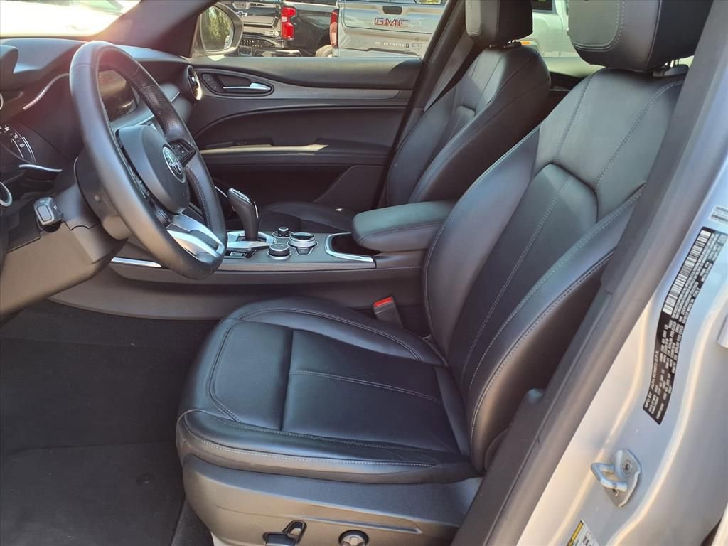 Used 2023 Alfa Romeo Stelvio Ti w/ Active Assist Plus Package AWD/4WD image 27