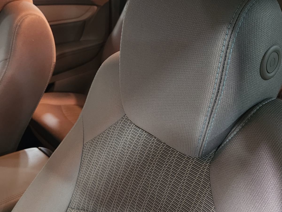 Used 2017 Chevrolet Traverse LT image 32