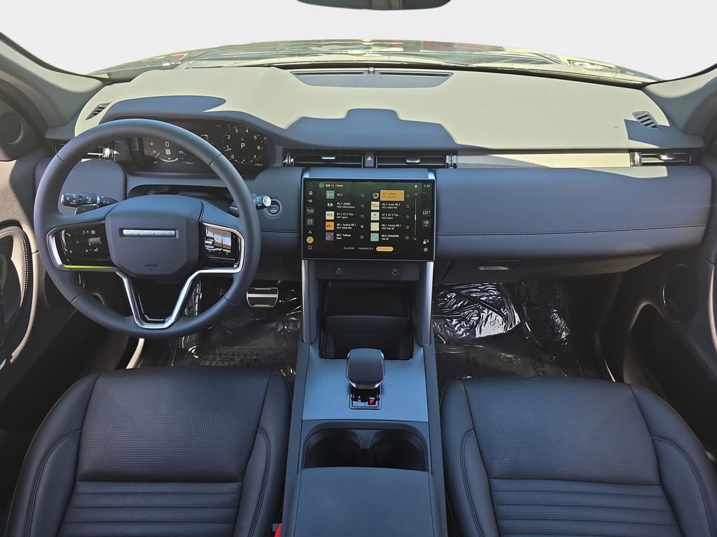 Certified 2025 Land Rover Discovery Sport Dynamic SE AWD/4WD image 9