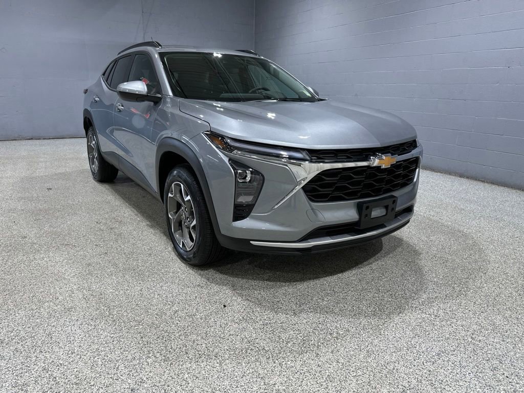 Used 2026 Chevrolet Trax LT w/ Driver Confidence Package FWD image 1