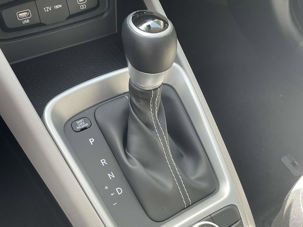 New 2025 Hyundai Venue SEL image 28