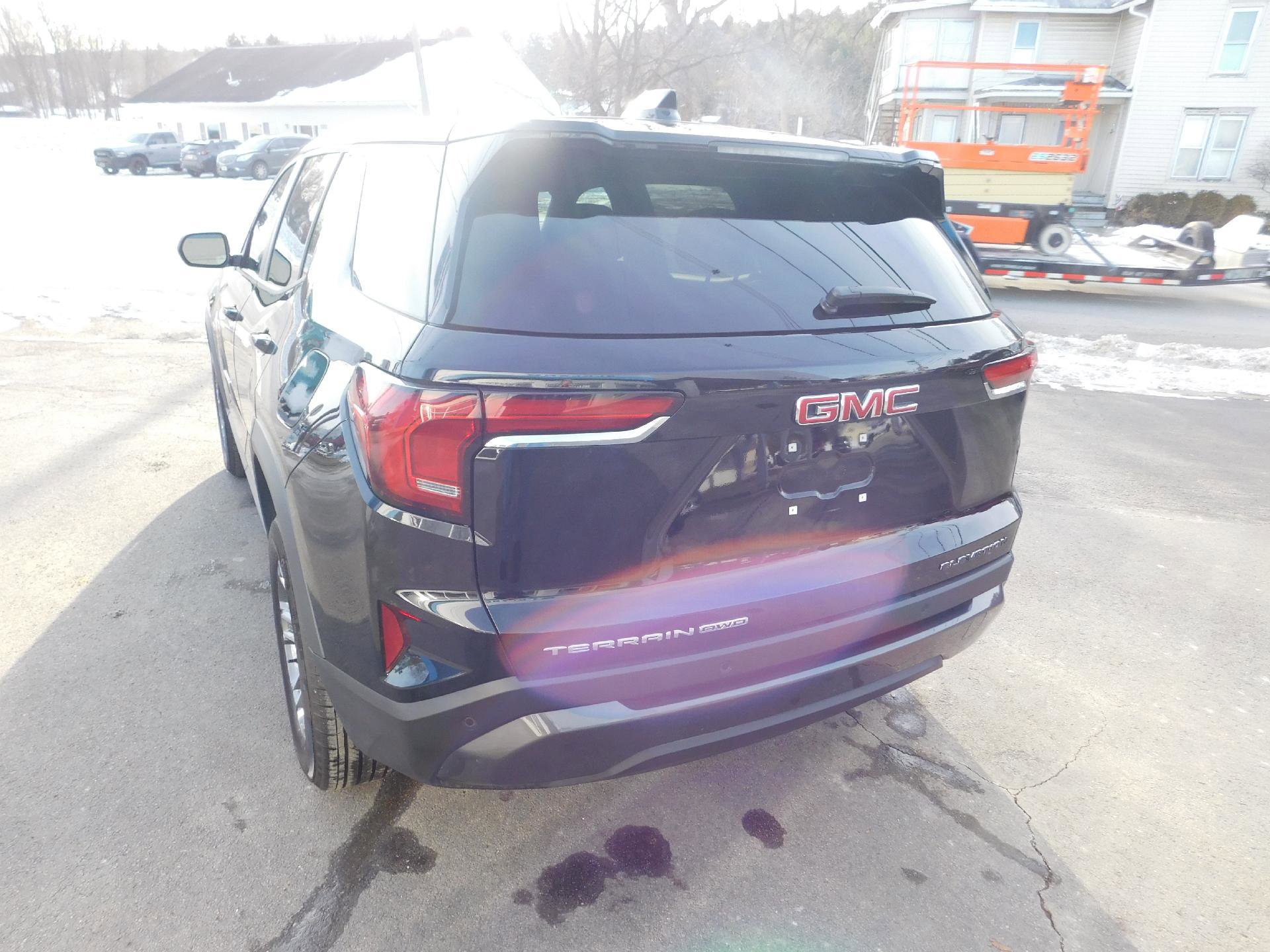 Used 2025 GMC Terrain Elevation image 5