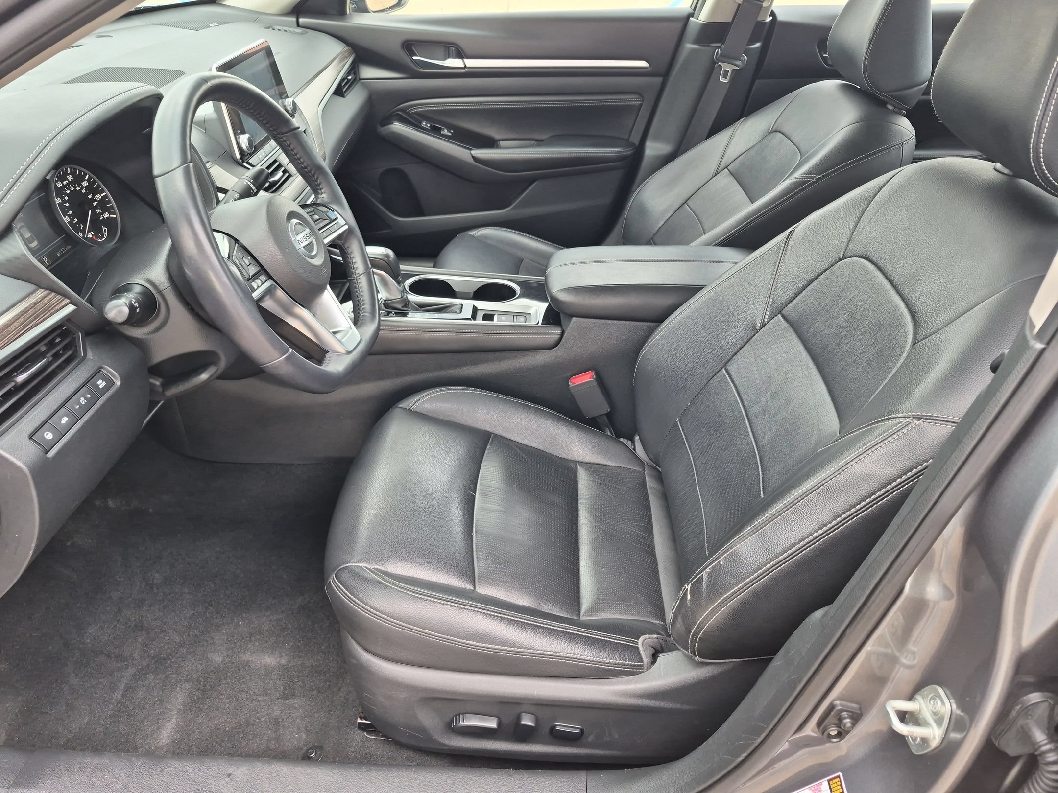 Used 2020 Nissan Altima 2.5 SL FWD image 11