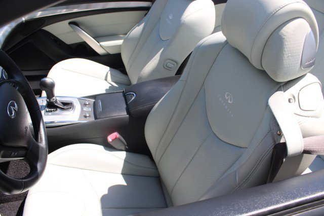 Used 2014 INFINITI Q60 Convertible w/ Premium Package RWD image 36