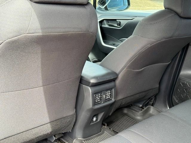 Used 2022 Toyota RAV4 LE image 28