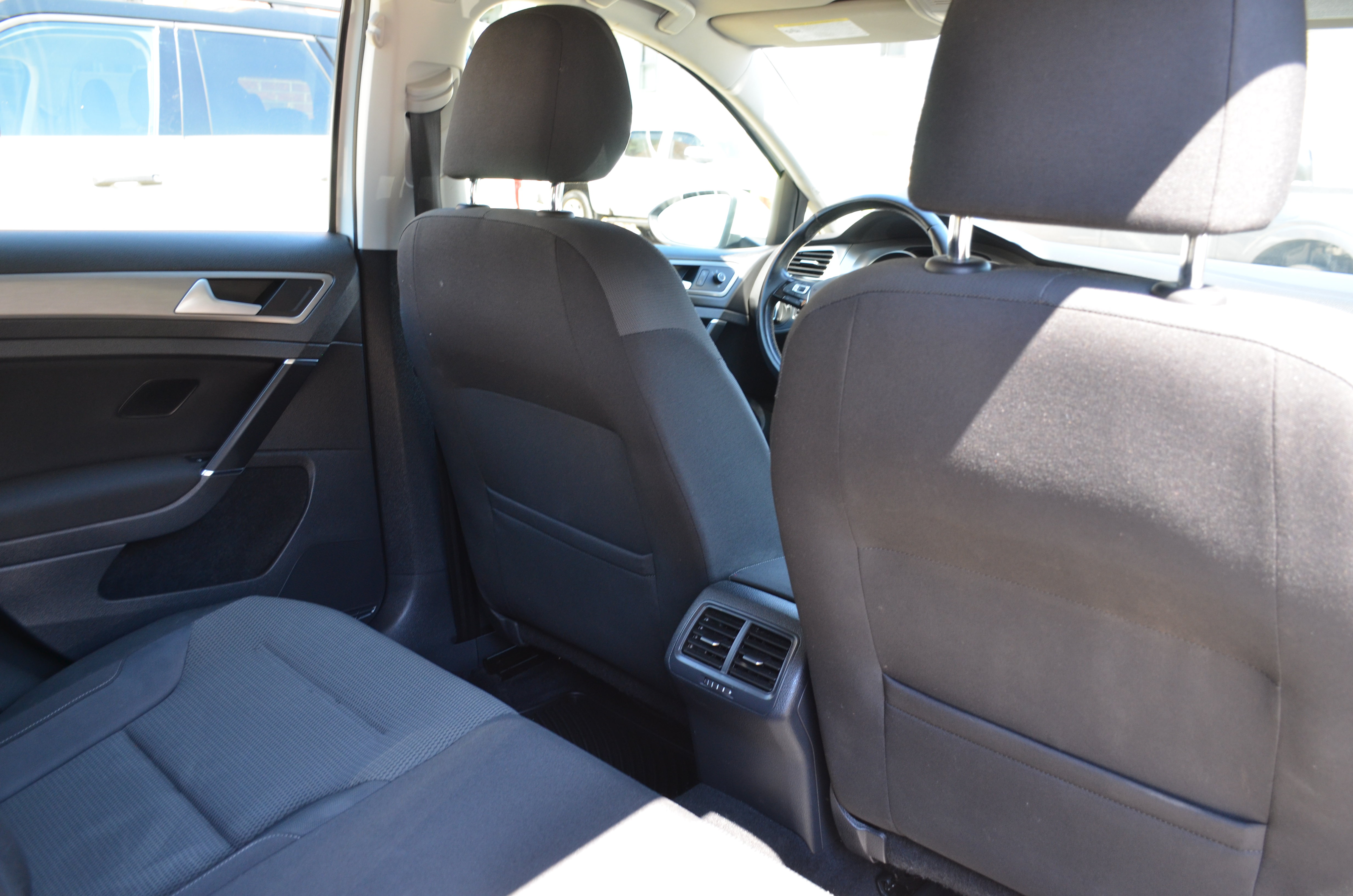 Used 2016 Volkswagen Golf S FWD image 19