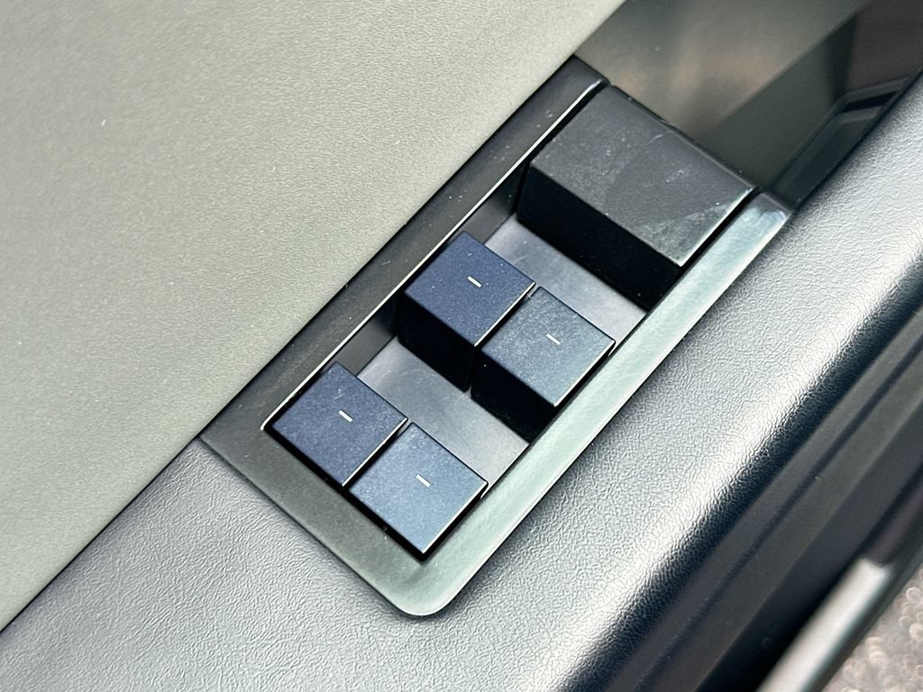 Used 2024 Tesla Cybertruck AWD Crew Cab image 17