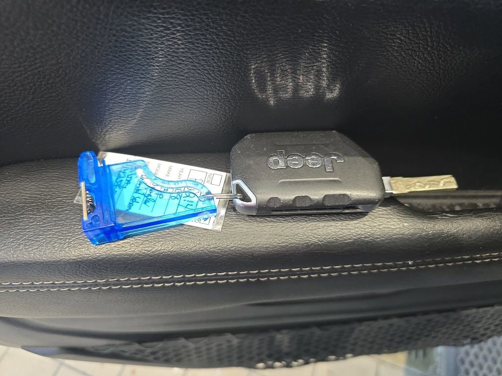 Used 2018 Jeep Wrangler Unlimited Sahara w/ LED Lighting Group image 23