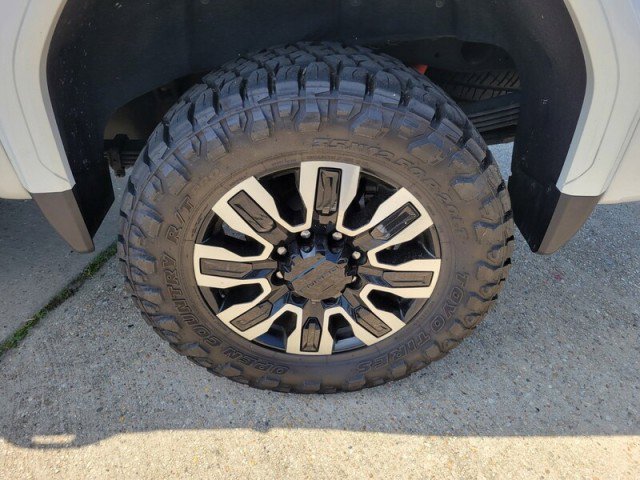 Used 2025 GMC Sierra 2500 Denali Ultimate image 9