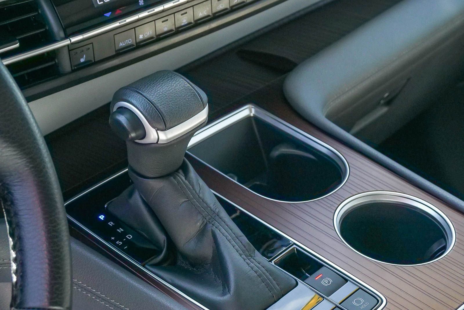 Used 2022 Toyota Sienna XLE image 18