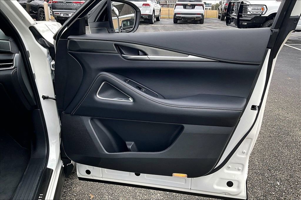 Certified 2025 INFINITI QX60 Luxe w/ Black Edition image 25