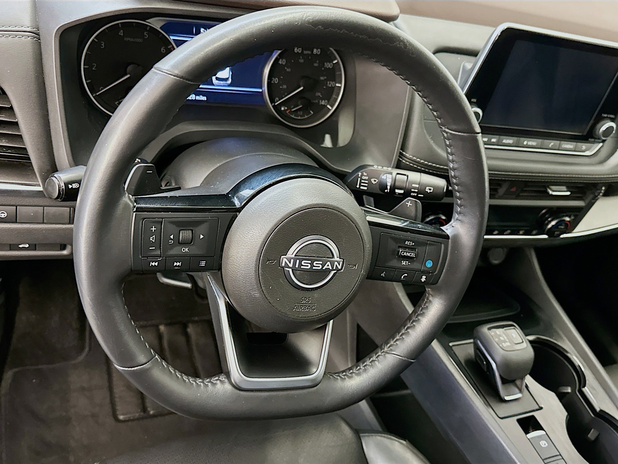 Used 2023 Nissan Rogue SV w/ SV Premium Package image 18