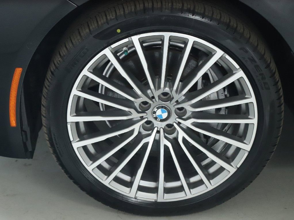 Used 2022 BMW 740i xDrive w/ Premium Package AWD/4WD image 41