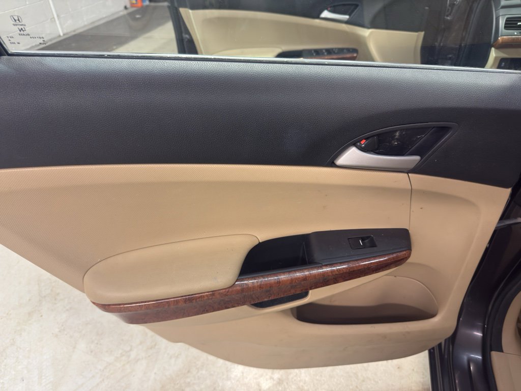 Used 2012 Honda Accord EX image 28