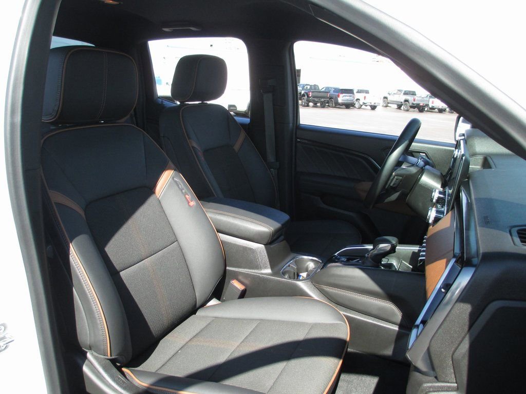 Used 2026 GMC Canyon AT4 image 22