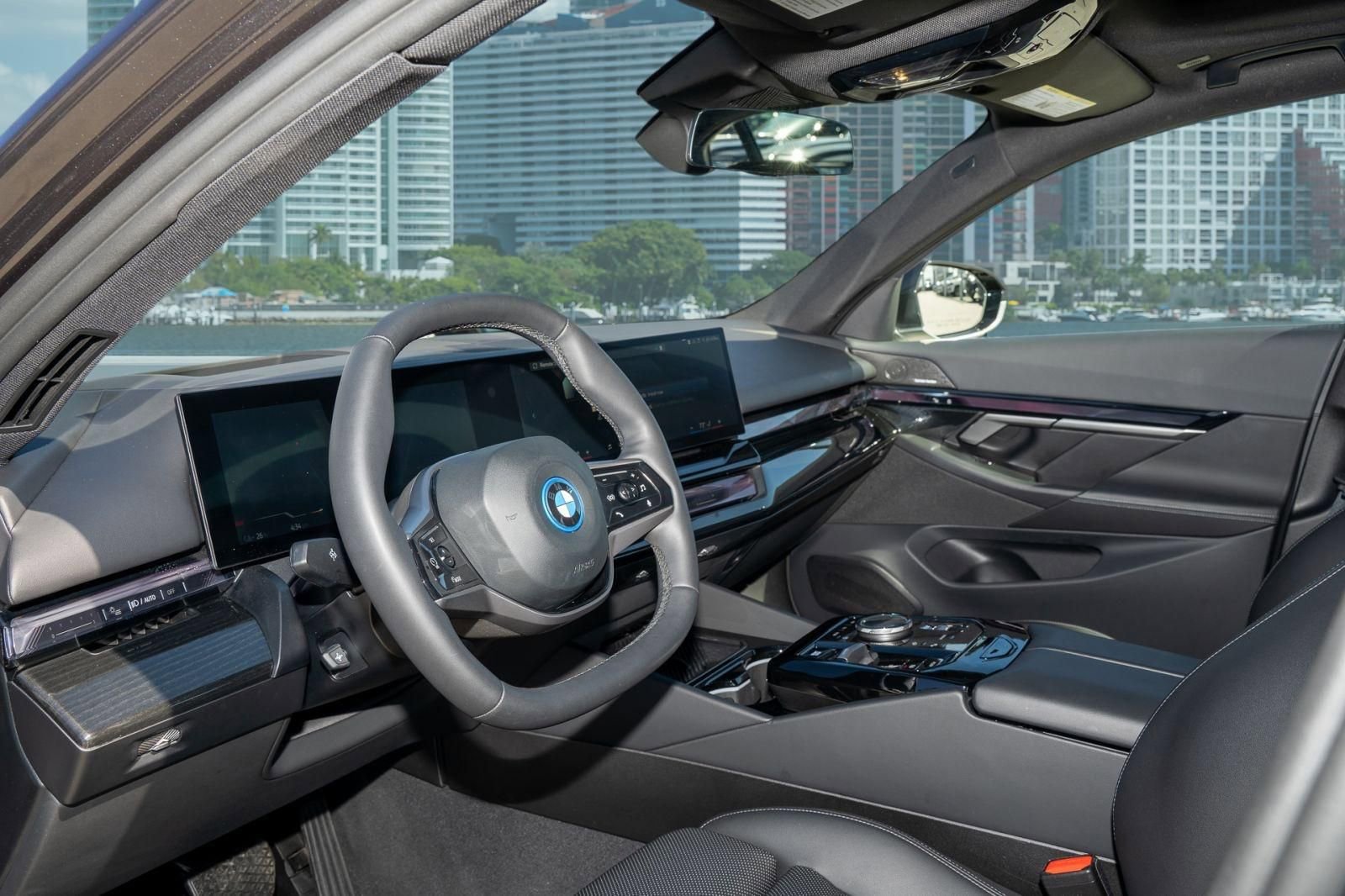 Used 2025 BMW i5 eDrive40i RWD image 15