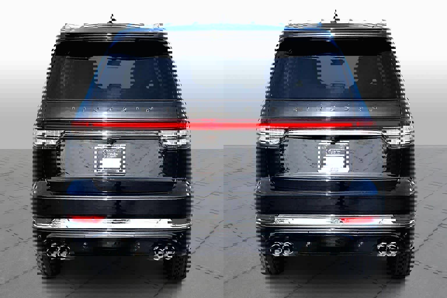 Used 2022 Lincoln Aviator Black Label w/ Dynamic Handling Package image 5