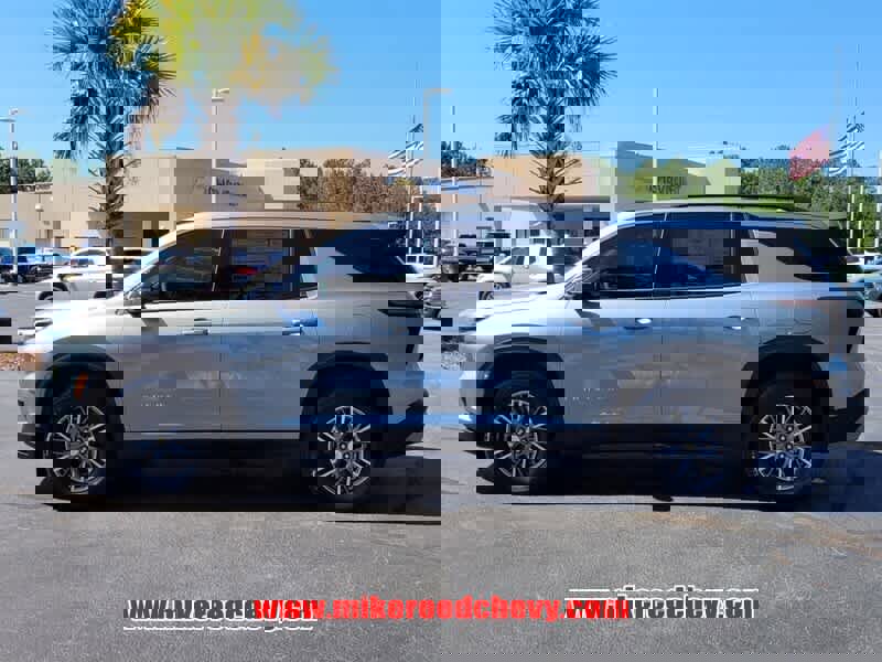 New 2026 Chevrolet Traverse LT w/ Driver Confidence Package image 4