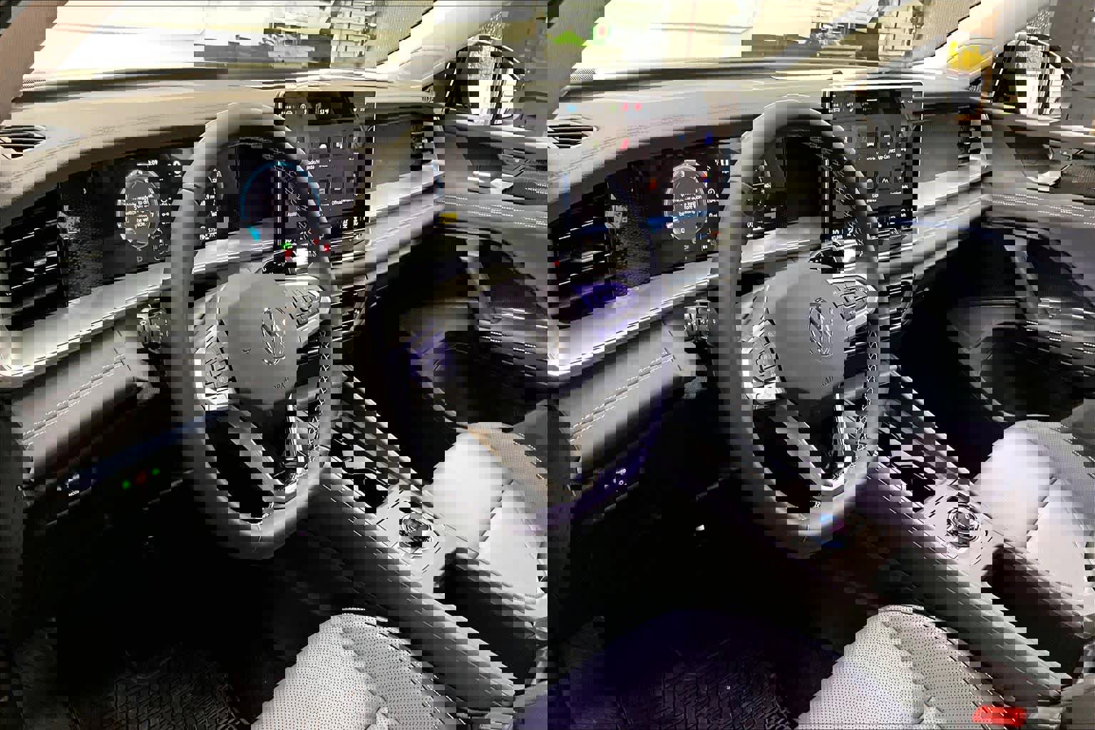 New 2026 Volkswagen Tiguan SE image 8