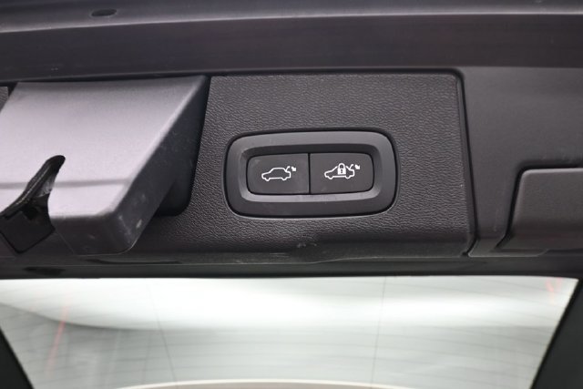 Used 2024 Volvo XC60 B5 Core w/ Protection Package Premier AWD/4WD image 29