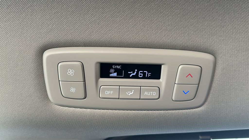 Used 2026 Kia Carnival EX FWD image 31