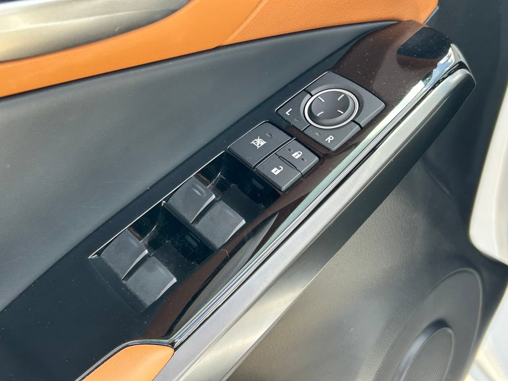 Used 2023 Lexus IS 350 F Sport RWD image 22