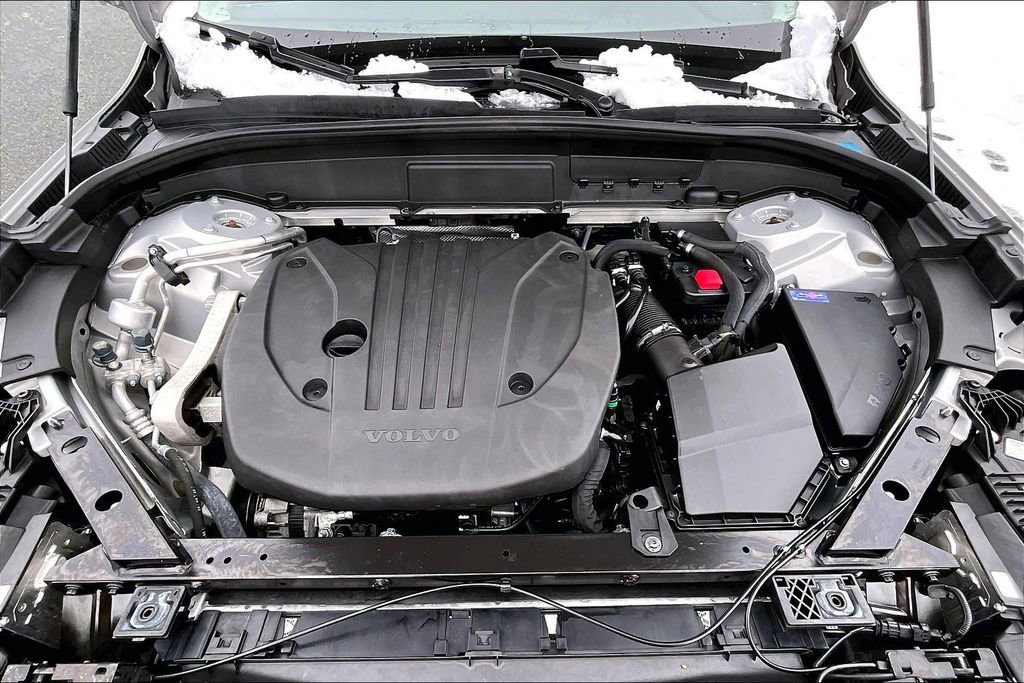Certified 2023 Volvo XC60 B5 Plus w/ Protection Package Premier image 29
