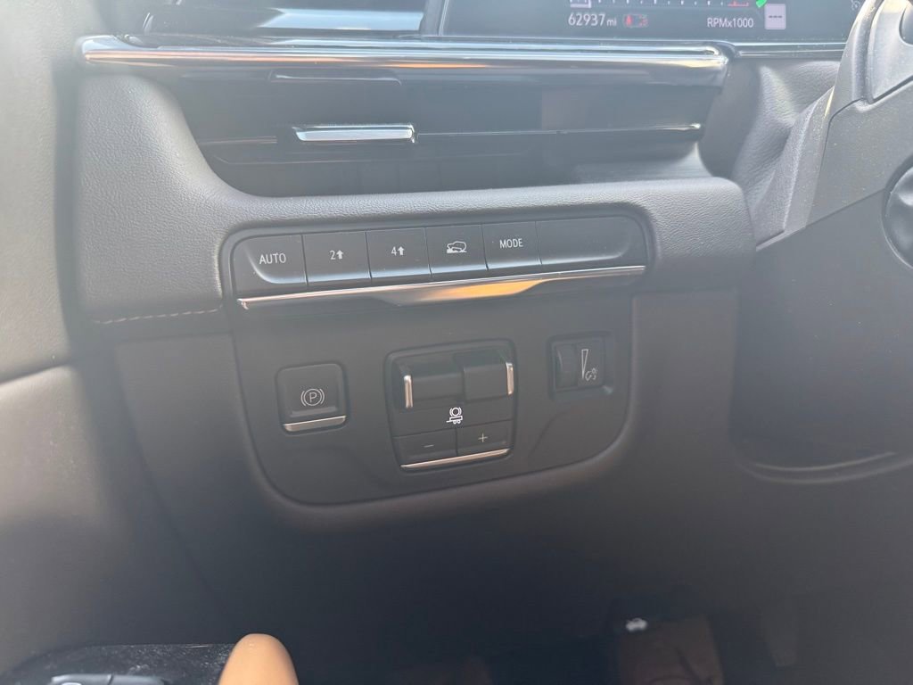 Used 2021 Cadillac Escalade ESV Sport image 9