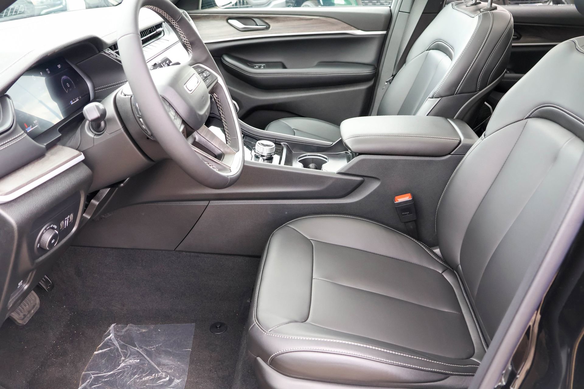 New 2026 Jeep Grand Cherokee L Limited AWD/4WD image 4