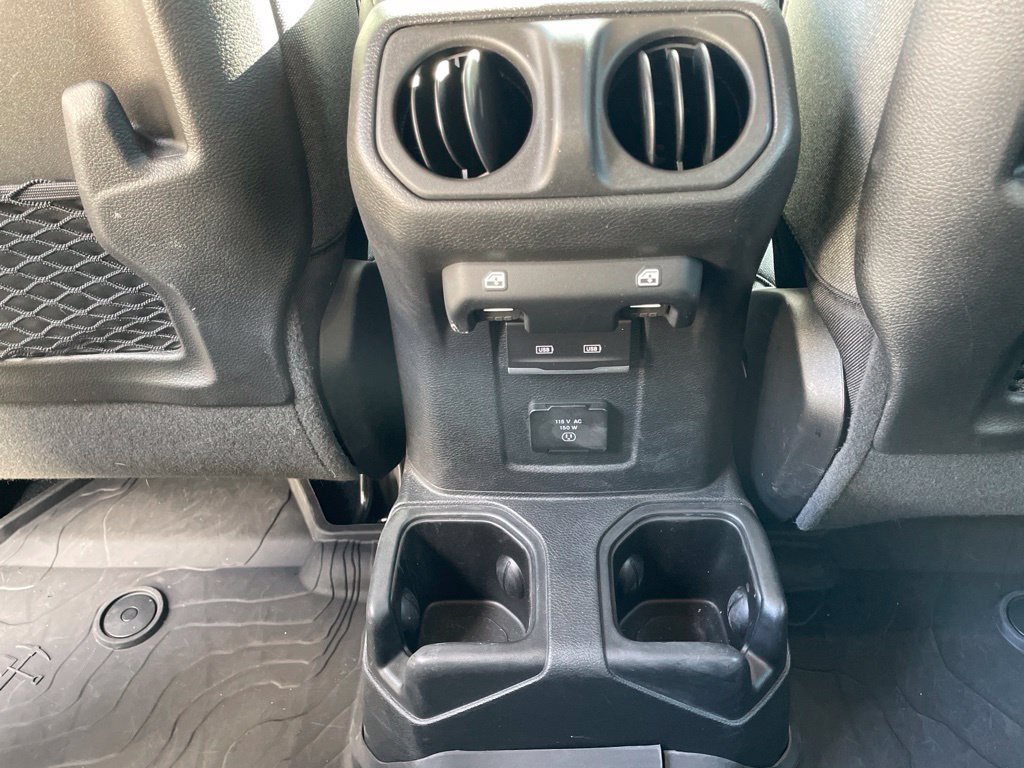 Used 2024 Jeep Wrangler Unlimited Rubicon w/ Technology Group AWD/4WD image 19