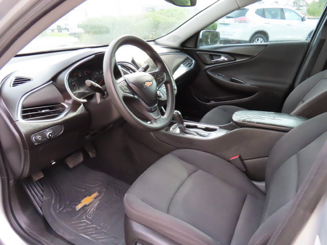 Used 2020 Chevrolet Malibu LT FWD image 16