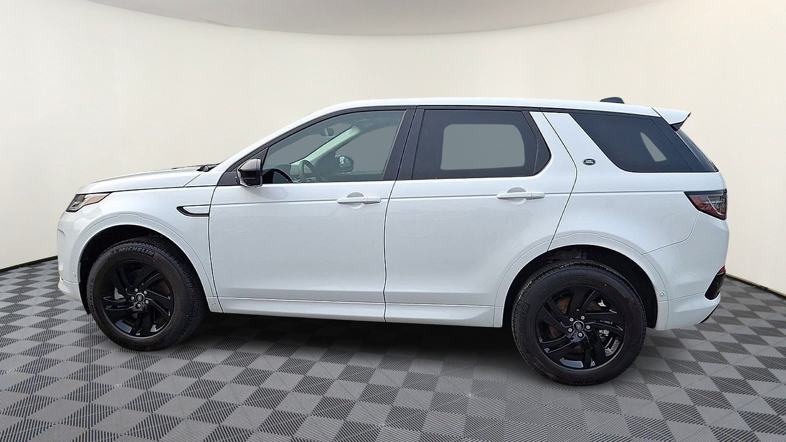 Certified 2025 Land Rover Discovery Sport S AWD/4WD image 5