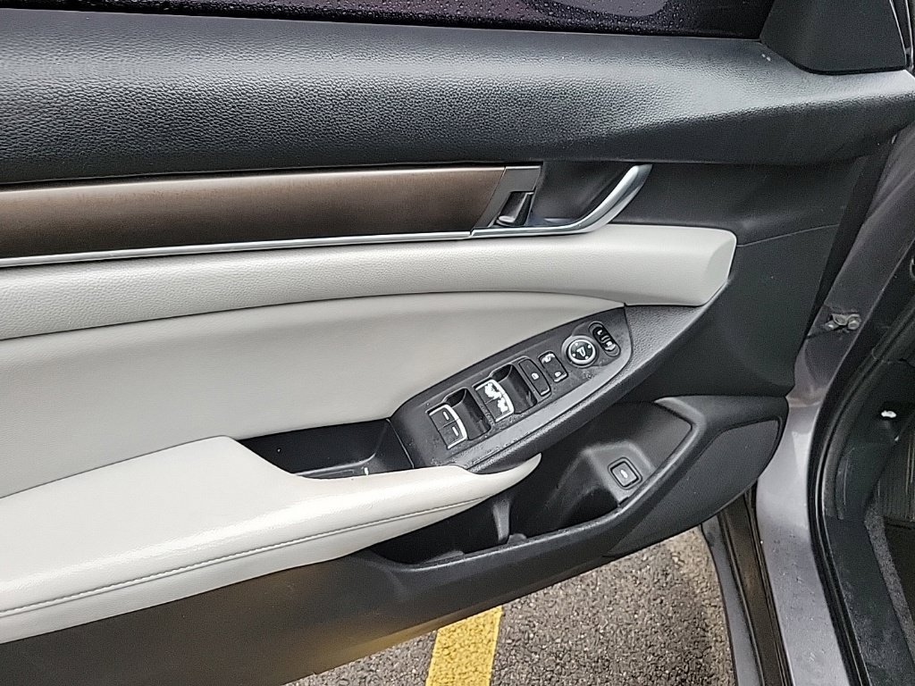 Used 2018 Honda Accord LX image 11