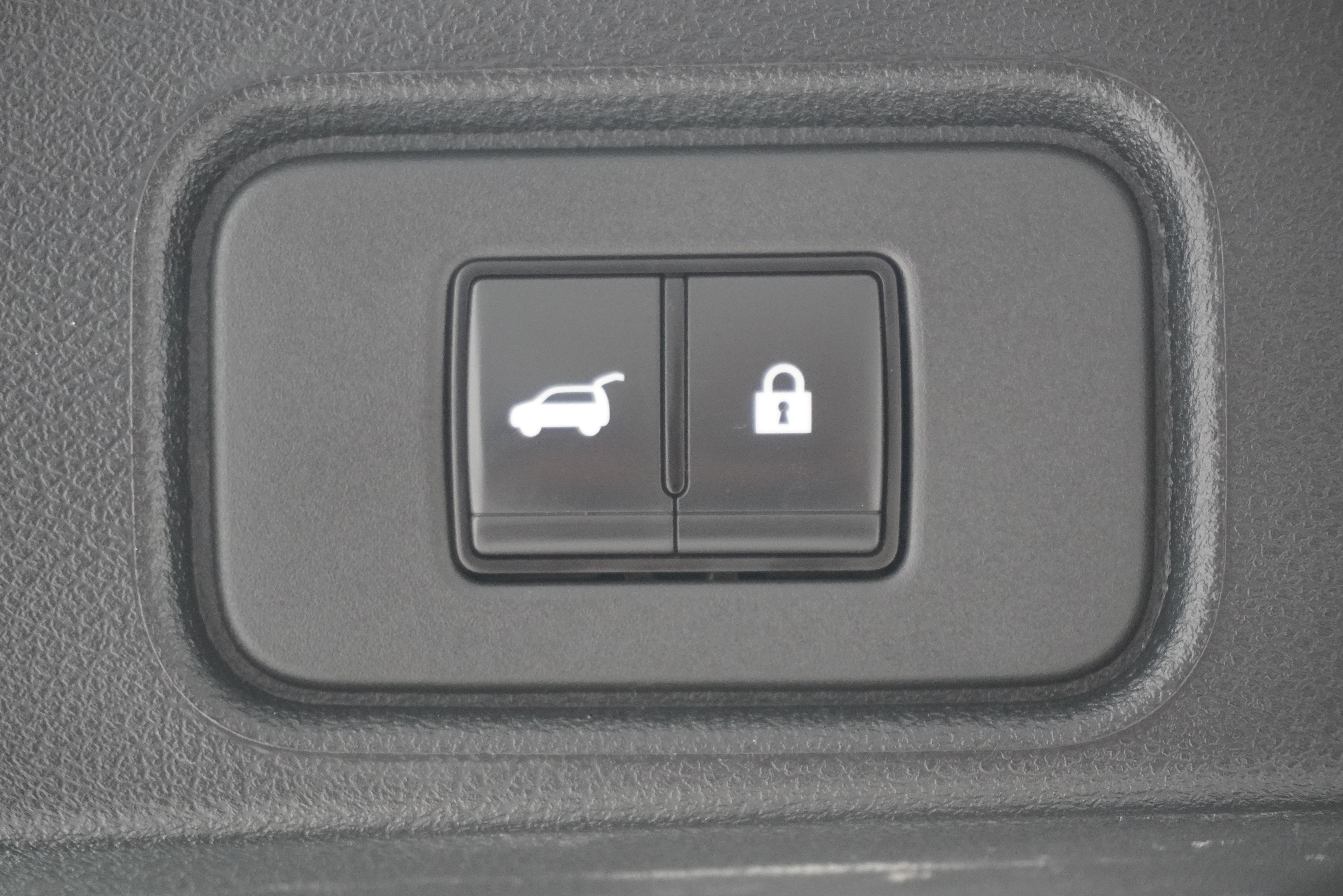 Used 2024 Nissan Pathfinder Platinum w/ Lighting Package (N93) FWD image 33