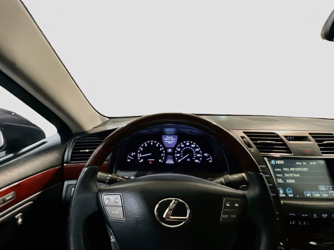 Used 2009 Lexus LS 460 L w/ Preferred Accessory Pkg RWD image 7