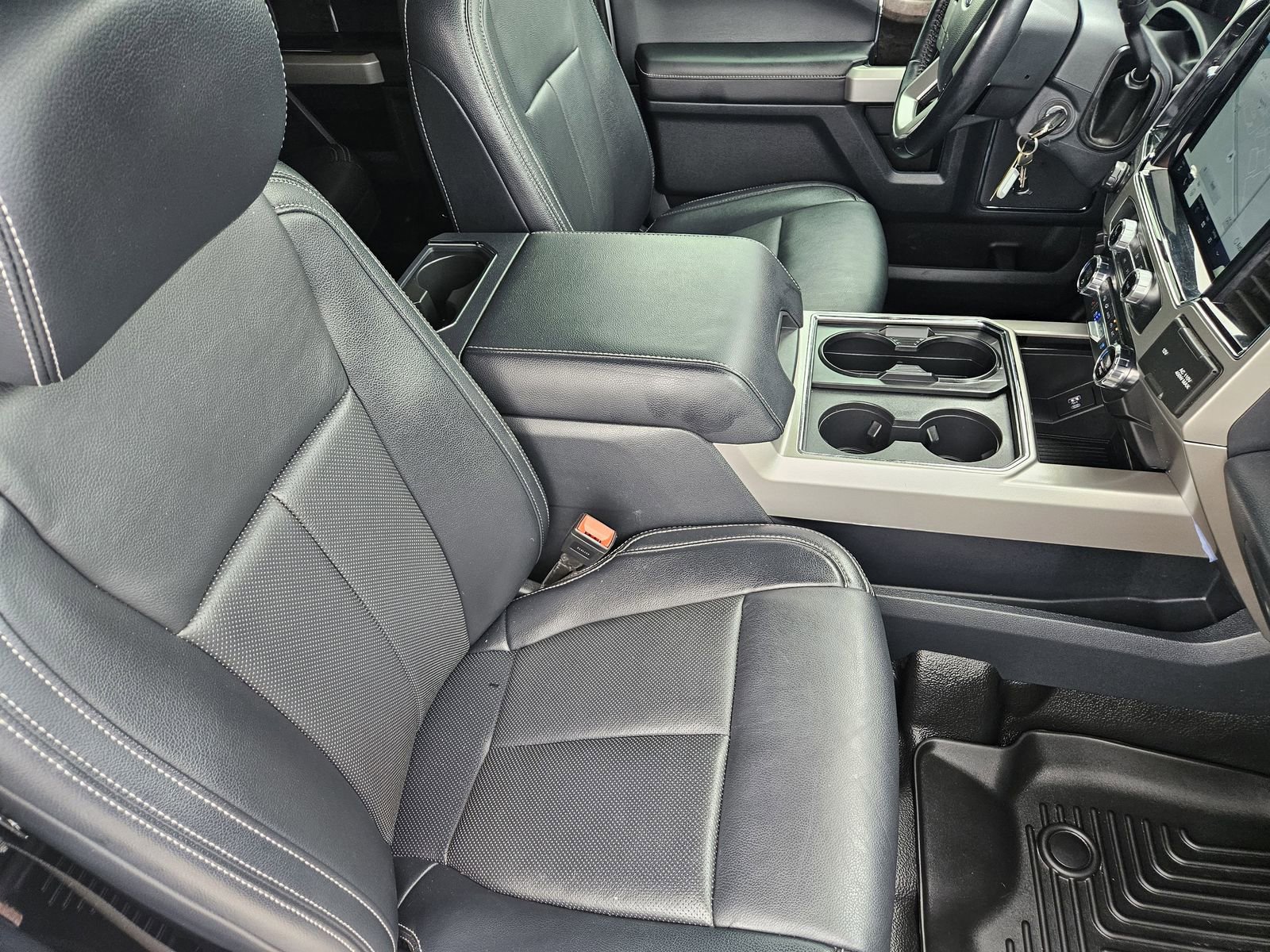 Used 2022 Ford F350 Lariat w/ Chrome Package image 18