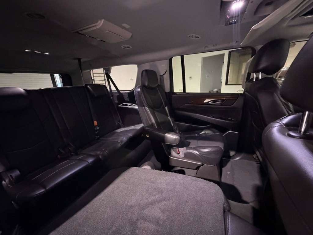 Used 2018 Cadillac Escalade ESV Premium Luxury image 12