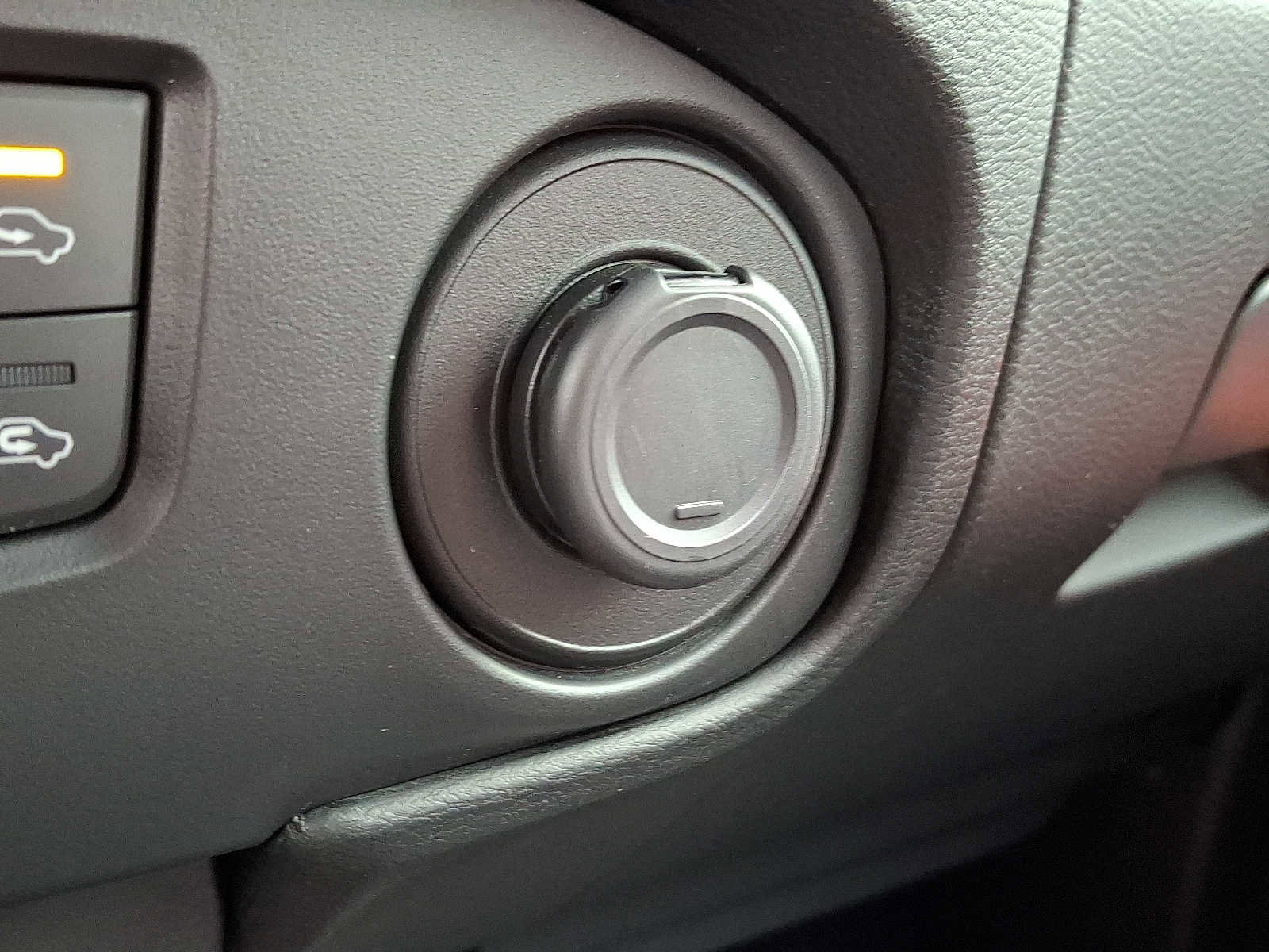 Used 2023 Nissan Frontier PRO-4X w/ Pro Convenience Package image 32