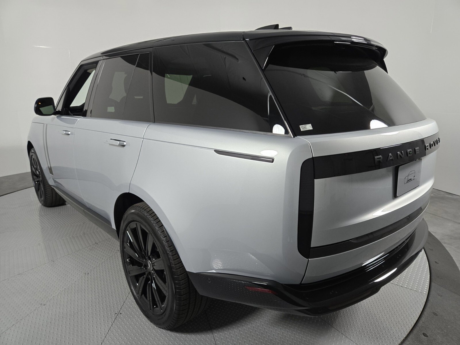 New 2025 Land Rover Range Rover SE image 15